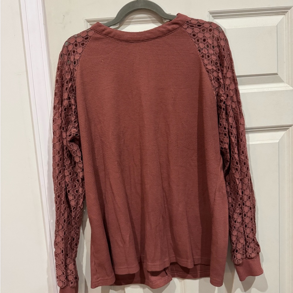 Women's Lace Sleeve Top - Mauve